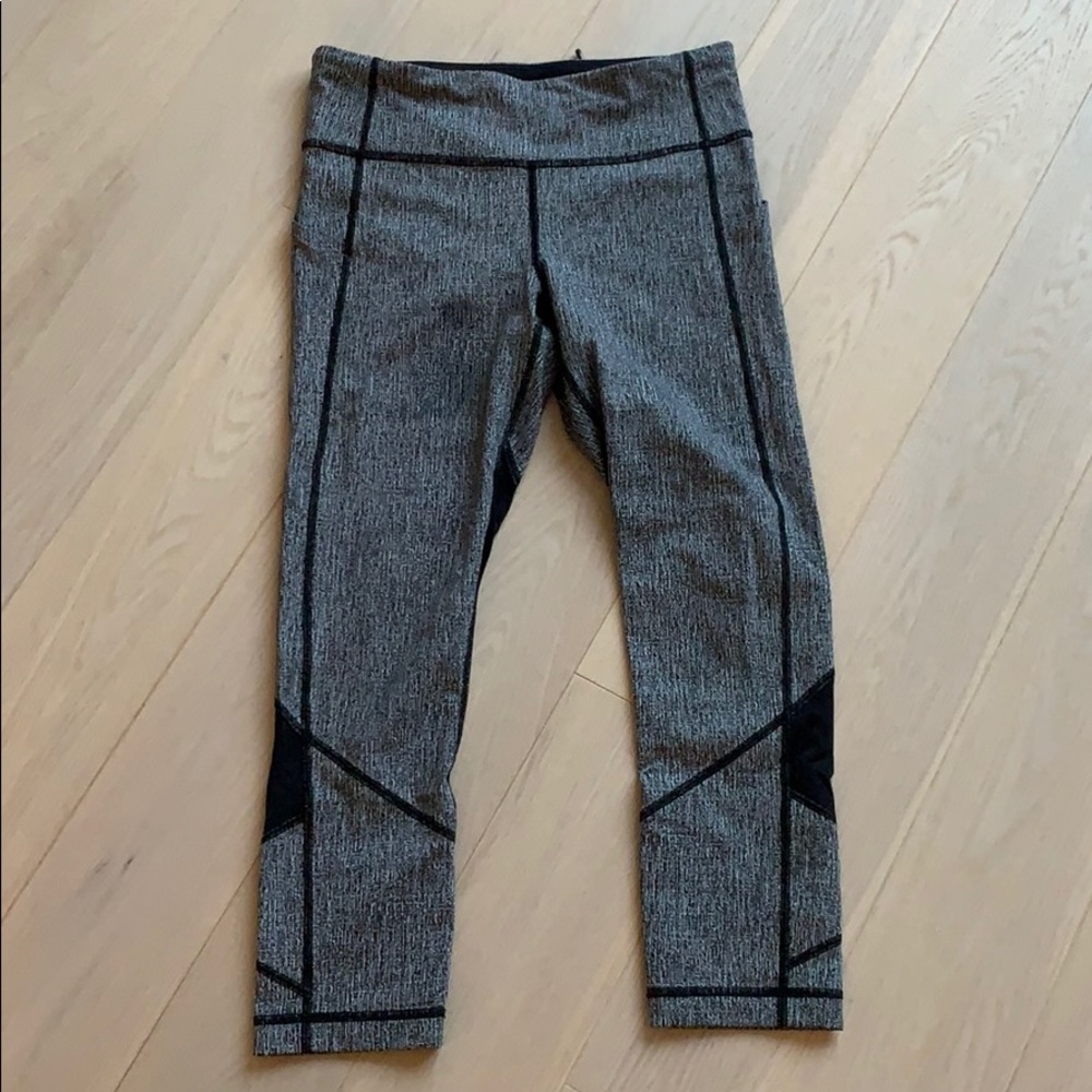 Lulu Lemon Cropped Leggings Size 6